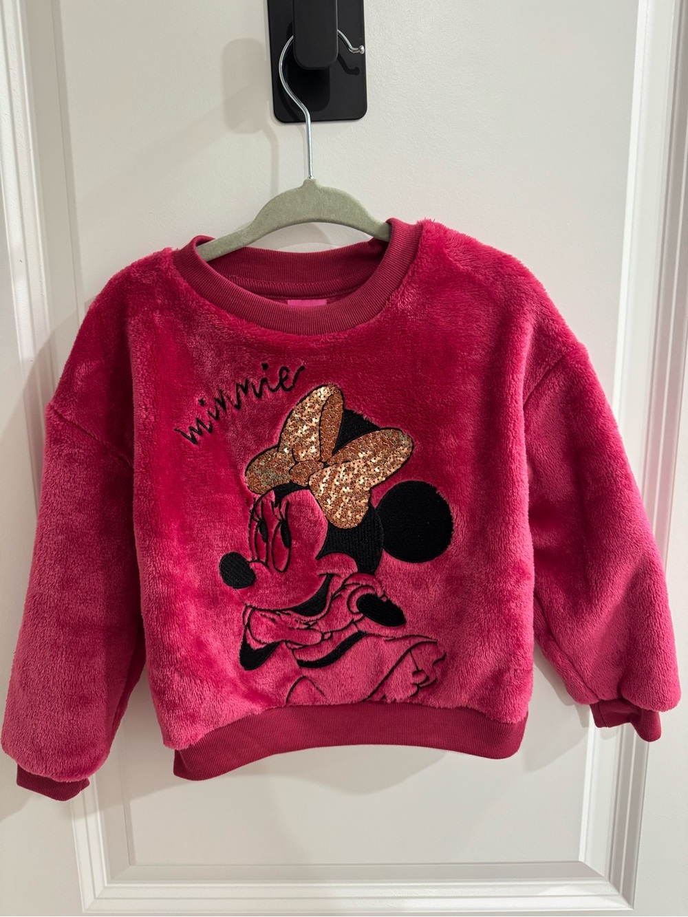 NWT Disney Junior Minnie Mouse Fuzzy Plush Pink Sweatshirt 2T